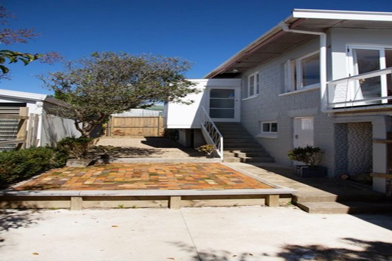 Photo of property in 1/5 Glenview Road, Glen Eden, Auckland, 0602