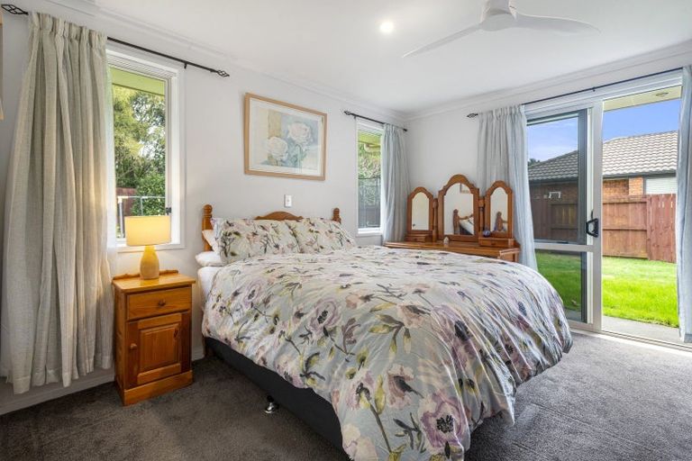 Photo of property in 33 Seabreeze Place, Papamoa Beach, Papamoa, 3118