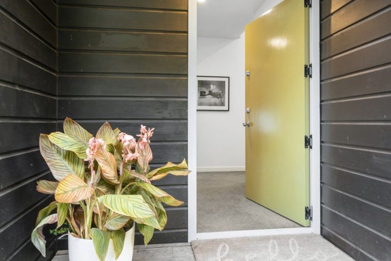 Photo of property in 60 Holmes Road, Manurewa, Auckland, 2102