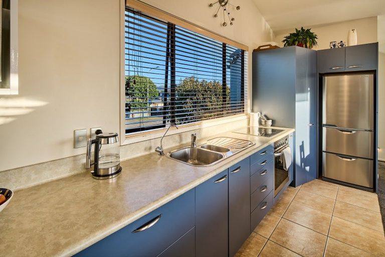 Photo of property in 2 Toms Road, Titahi Bay, Porirua, 5022