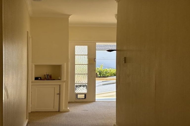 Photo of property in 122 Grafton Road, Roseneath, Wellington, 6011