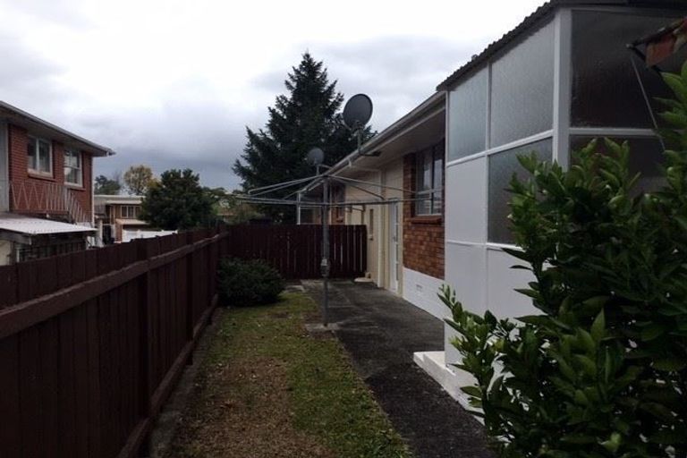 Photo of property in 2/23 Poinsettia Place, Henderson, Auckland, 0610