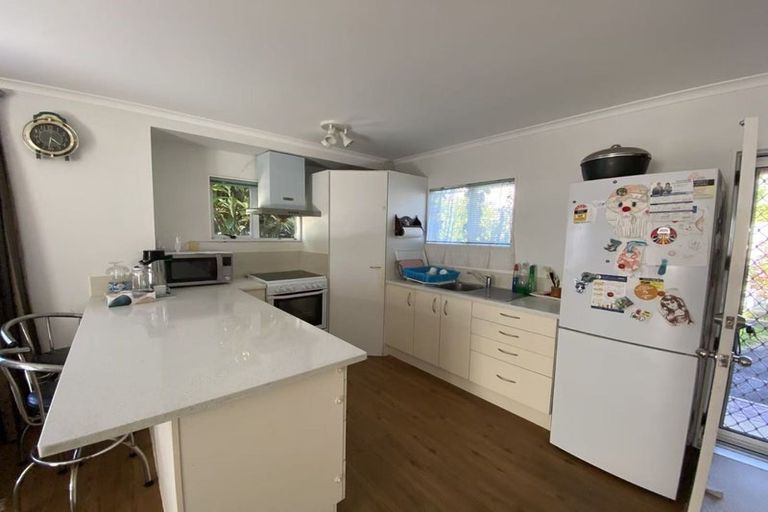 Photo of property in 1/269 Great North Road, Henderson, Auckland, 0612