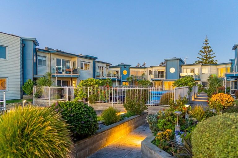 Photo of property in 4-u16 Seaview Road, Paraparaumu Beach, Paraparaumu, 5032