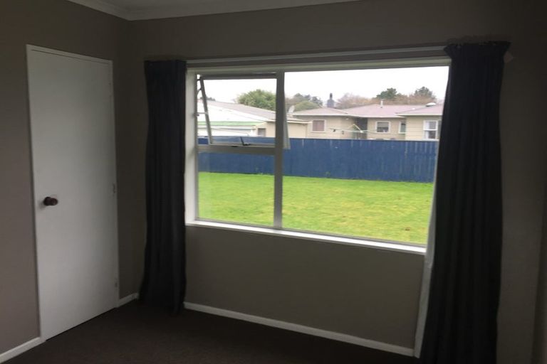 Photo of property in 16 Heather Street, Levin, 5510