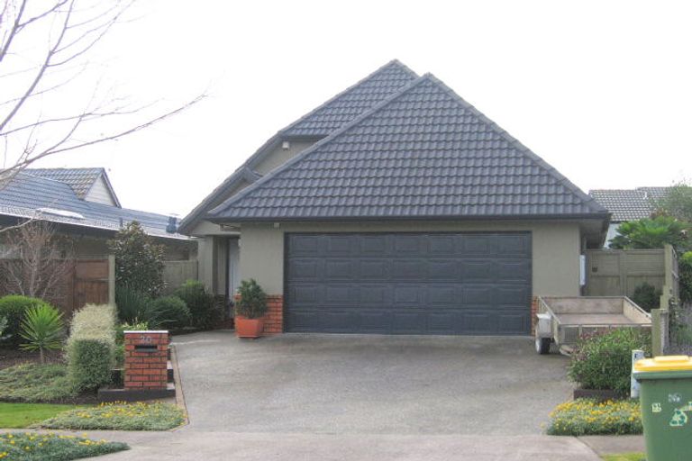Photo of property in 20 Kilsyth Way, East Tamaki Heights, Auckland, 2016