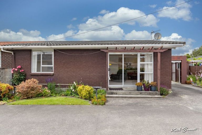 Photo of property in 22f2- Liverpool Street, Trentham, Upper Hutt, 5018