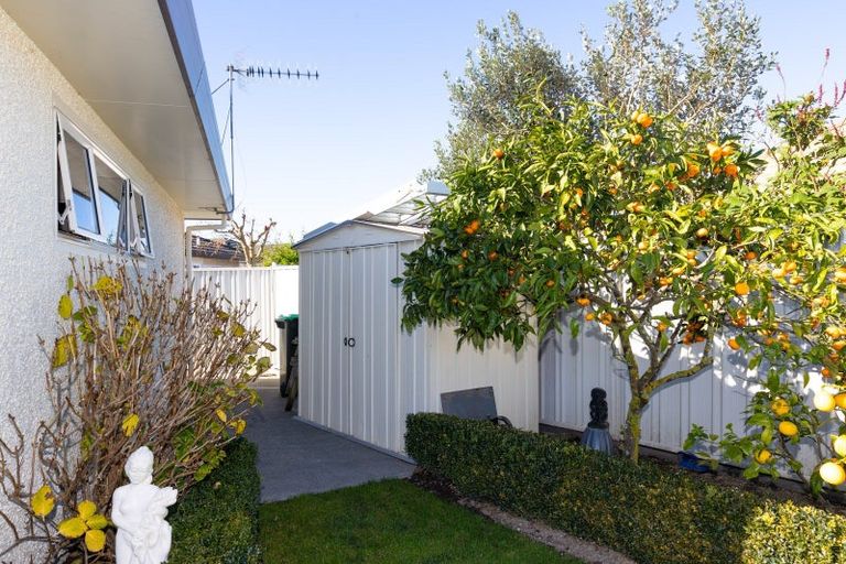 Photo of property in 33 Kensington Drive, Taradale, Napier, 4112