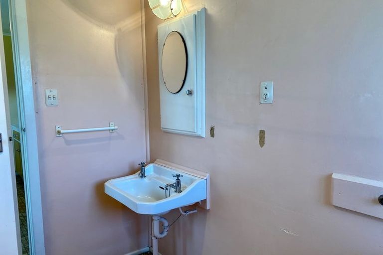 Photo of property in 9a Kirton Crescent, Manurewa, Auckland, 2102