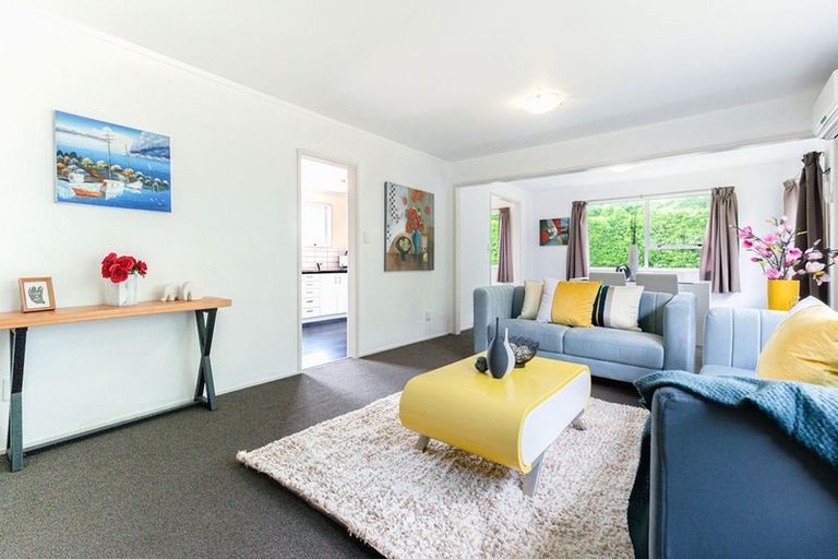 Photo of property in 62 Pukeroa Place, Papakura, 2110