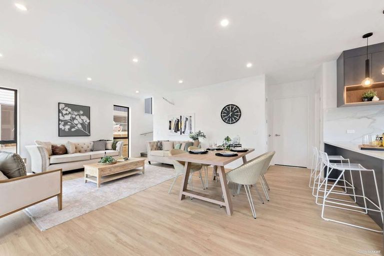 Photo of property in 17e Stanniland Street, Sunnyhills, Auckland, 2010