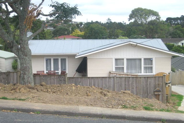 Photo of property in 2/14 Peach Road, Glenfield, Auckland, 0629