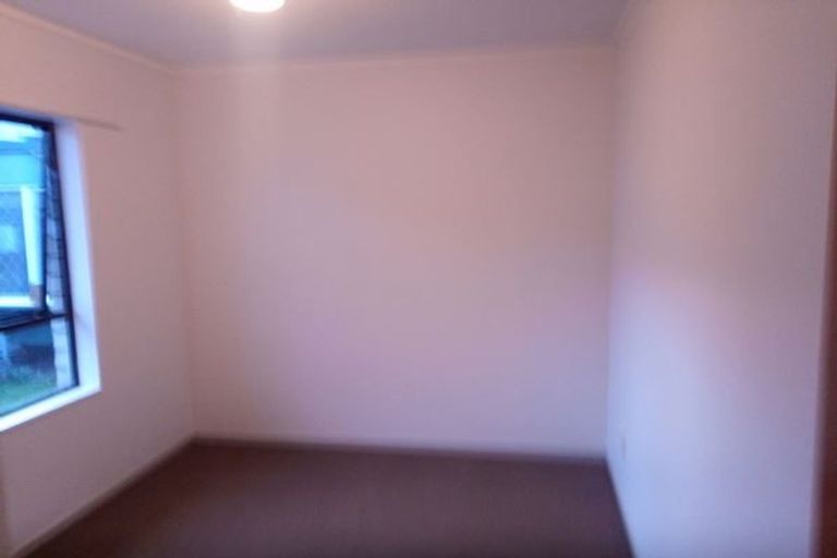 Photo of property in 2/21 Gloaming Place, Conifer Grove, Takanini, 2112