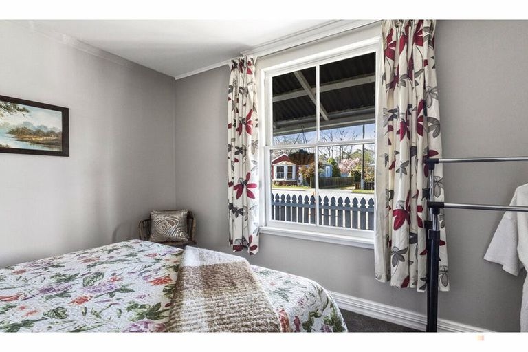 Photo of property in 138 Talbot Street, Geraldine, 7930