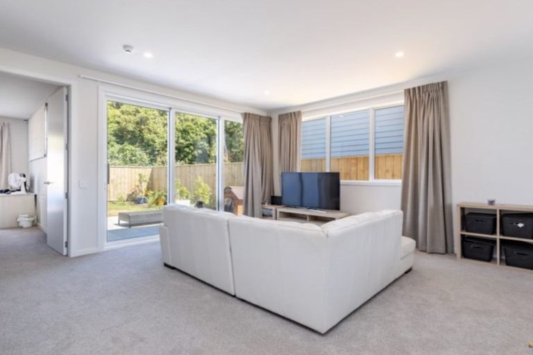 Photo of property in 8 Glide Lane, Whitby, Porirua, 5024