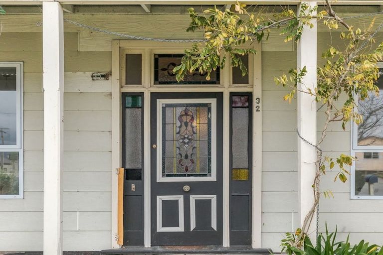 Photo of property in 32 Peel Street, Westport, 7825