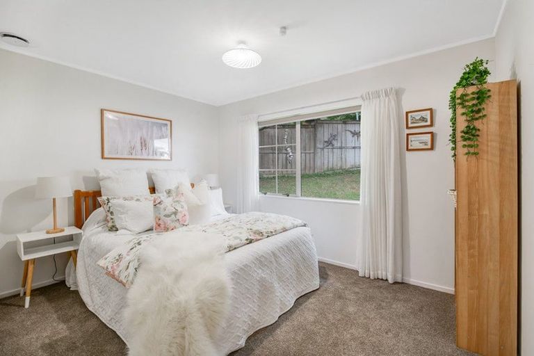 Photo of property in 12 Godwin Court, Unsworth Heights, Auckland, 0632