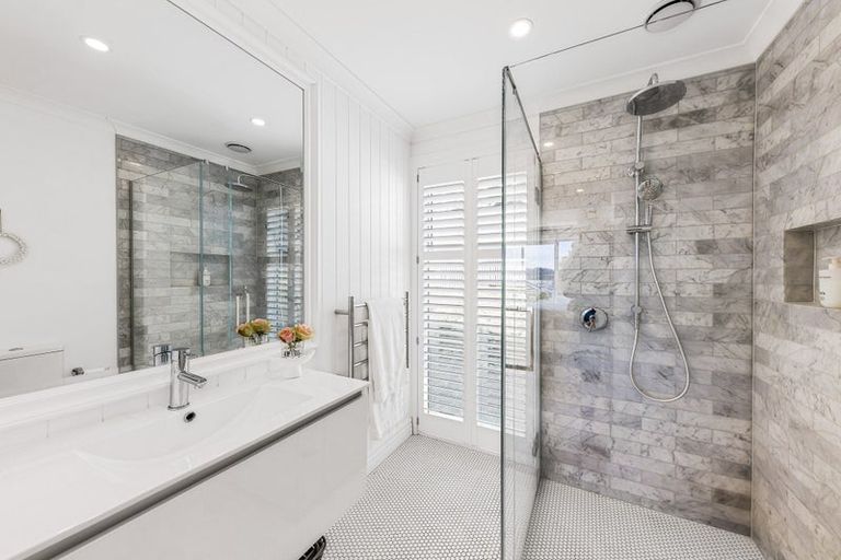 Photo of property in 7 Odlin Lane, Red Beach, 0932