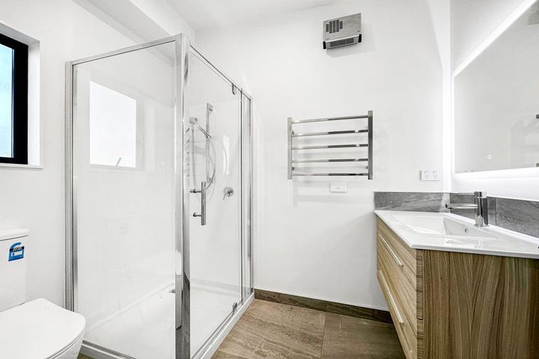 Photo of property in 2/34 Vagues Road, Northcote, Christchurch, 8052