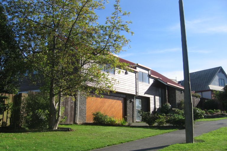 Photo of property in 3 The Crowsnest, Whitby, Porirua, 5024