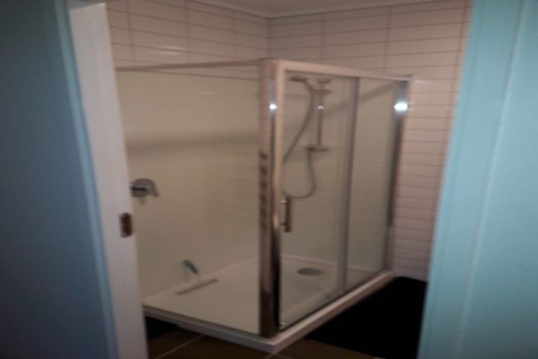 Photo of property in 2f2 Oriental Terrace, Mount Victoria, Wellington, 6011