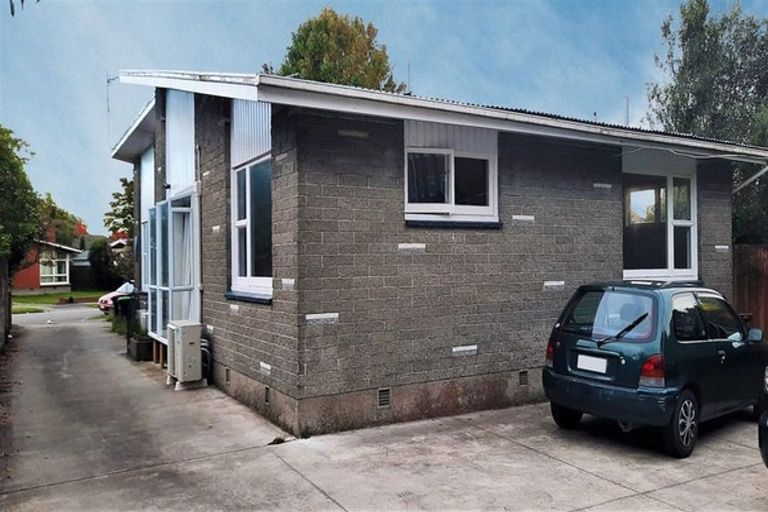 Photo of property in 1/5 Newbridge Place, Ilam, Christchurch, 8041