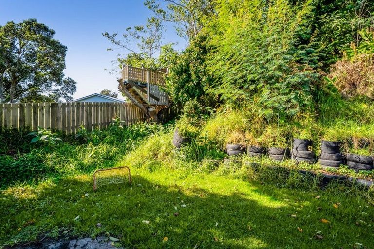 Photo of property in 13 Brixham Place, Merrilands, New Plymouth, 4312