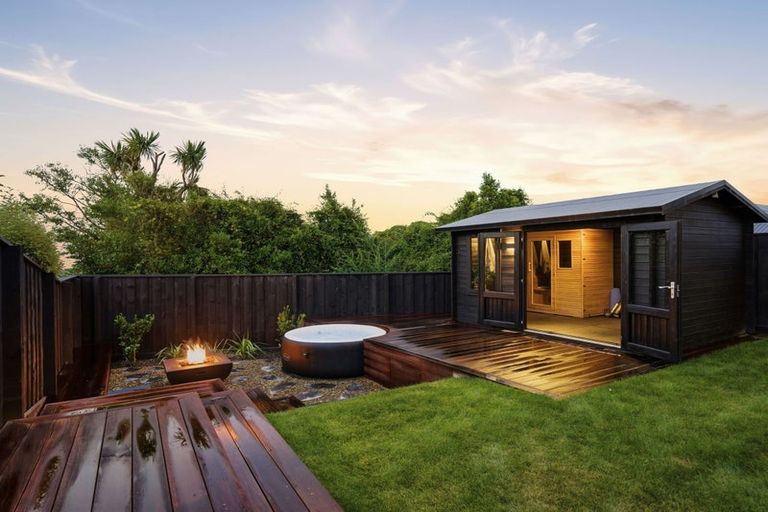 Photo of property in 5b Madeley Road, Mount Pleasant, Christchurch, 8081
