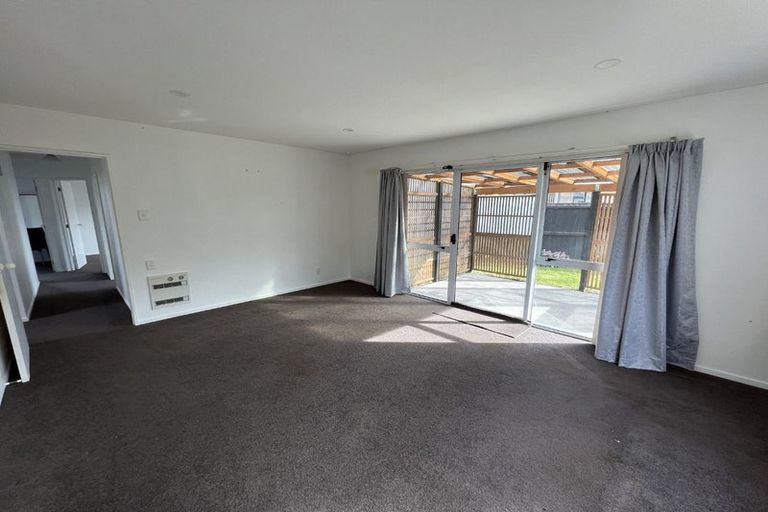 Photo of property in 9a Topham Lane, Hornby, Christchurch, 8042