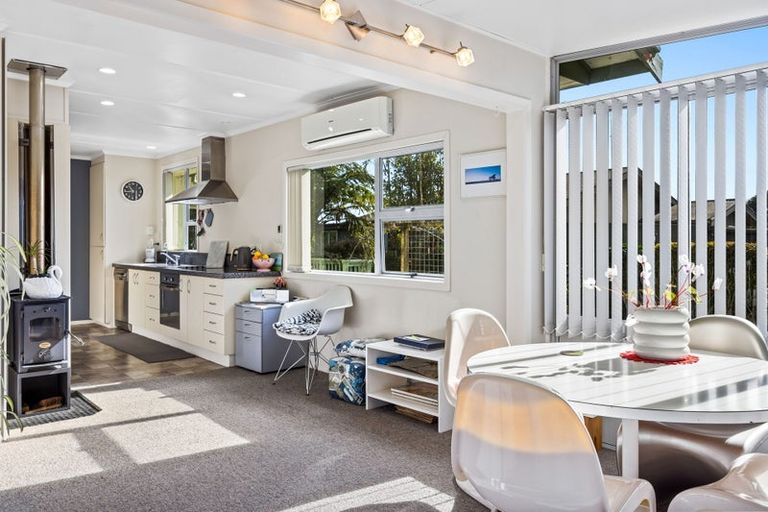 Photo of property in 15 Pukatea Street, Inglewood, 4330