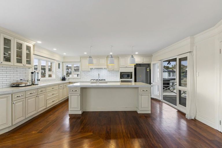 Photo of property in 6 Mahinga Place, Massey, Auckland, 0614