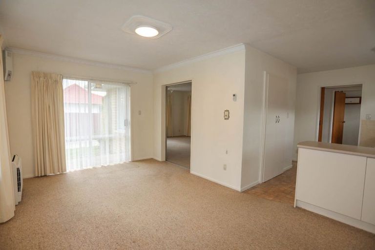 Photo of property in 6 Karnak Crescent, Russley, Christchurch, 8042