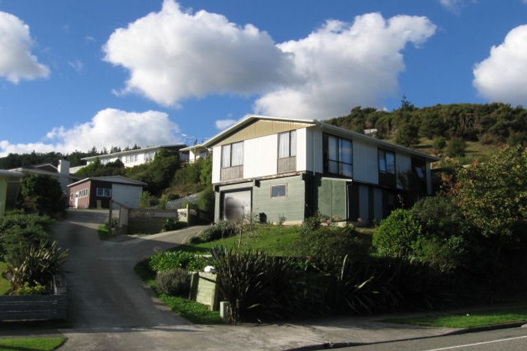 Photo of property in 81 Parkway, Wainuiomata, Lower Hutt, 5014