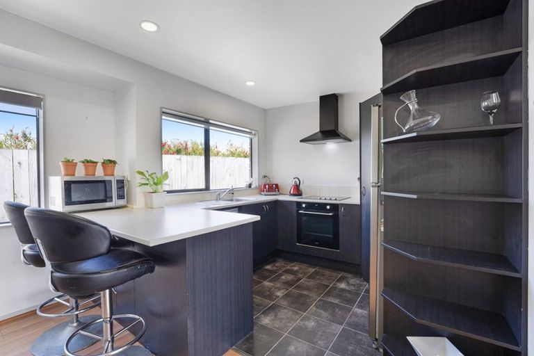 Photo of property in 16 O'sullivan Place, Waiuku, 2123