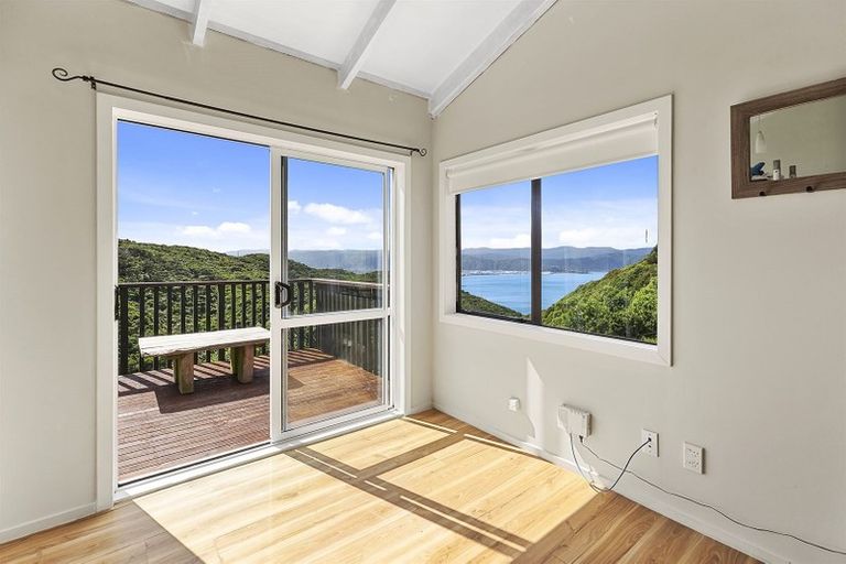 Photo of property in 16b Fernhaven Grove, Newlands, Wellington, 6037