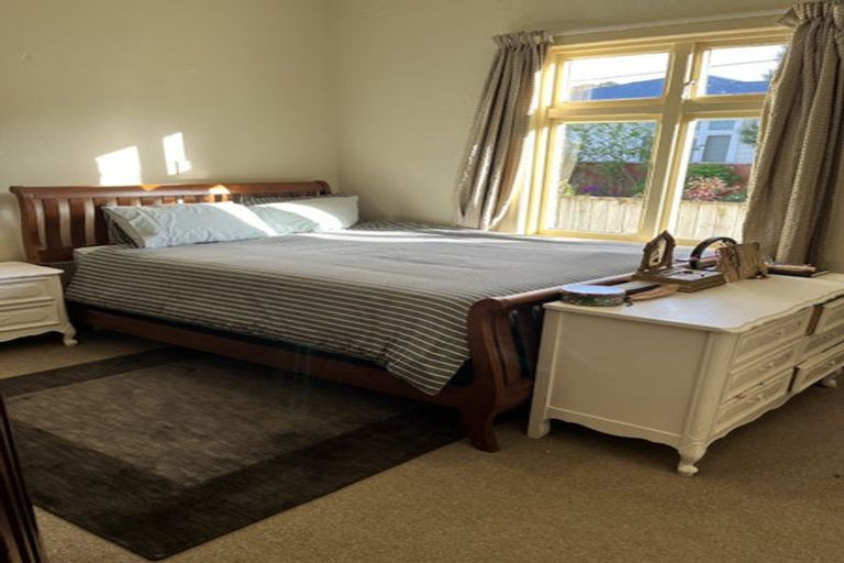 Photo of property in 1/184 The Parade, Island Bay, Wellington, 6023