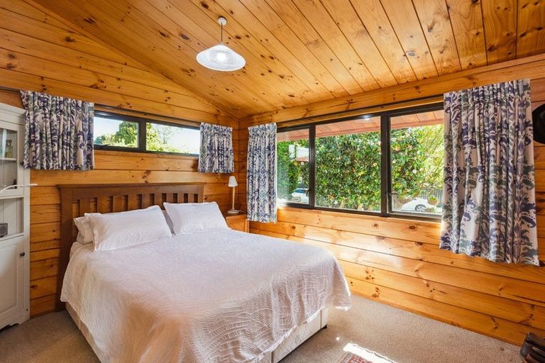 Photo of property in 31 Walton Avenue, Waikanae, 5036