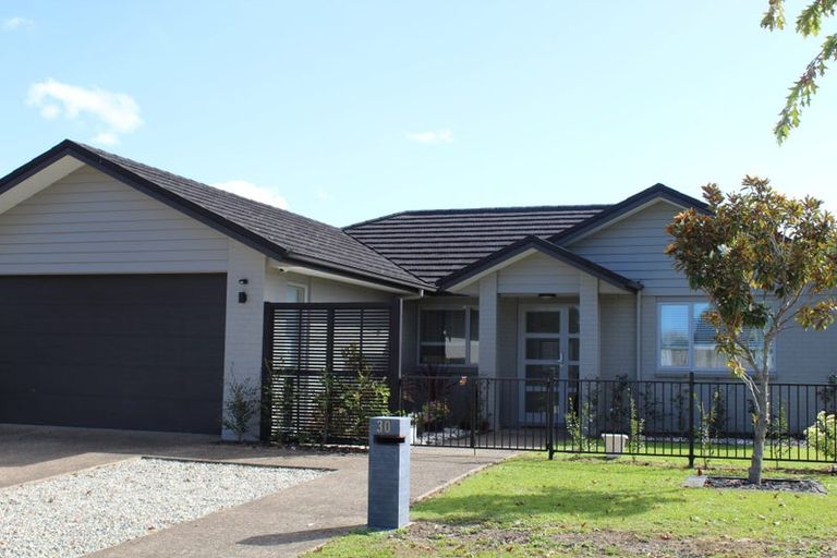 Photo of property in 30 Castellina Drive, Karaka, Papakura, 2113