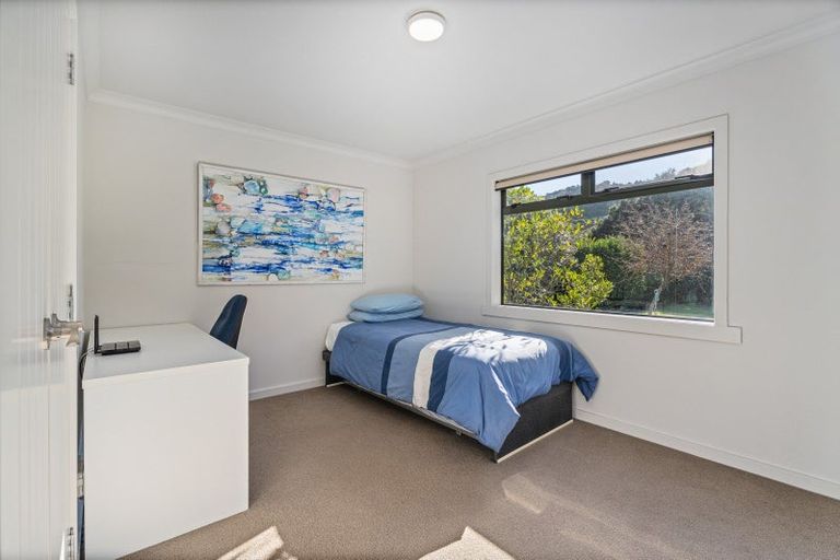 Photo of property in 16 Tarapatiki Drive, Whitianga, 3510