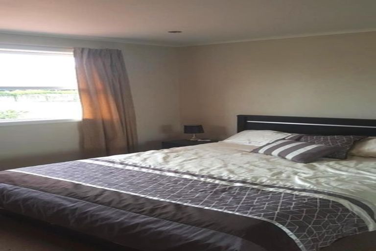 Photo of property in 13 Roby Street, Te Atatu Peninsula, Auckland, 0610