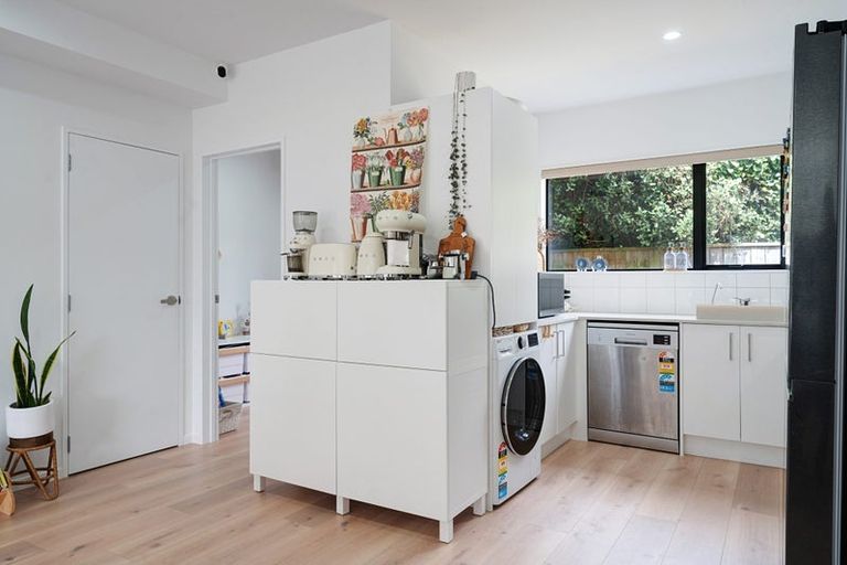 Photo of property in 26 Eileen Newey Place, Henderson, Auckland, 0612