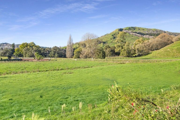 Photo of property in 911 Kanakanaia Road, Whatatutu, Te Karaka, 4091