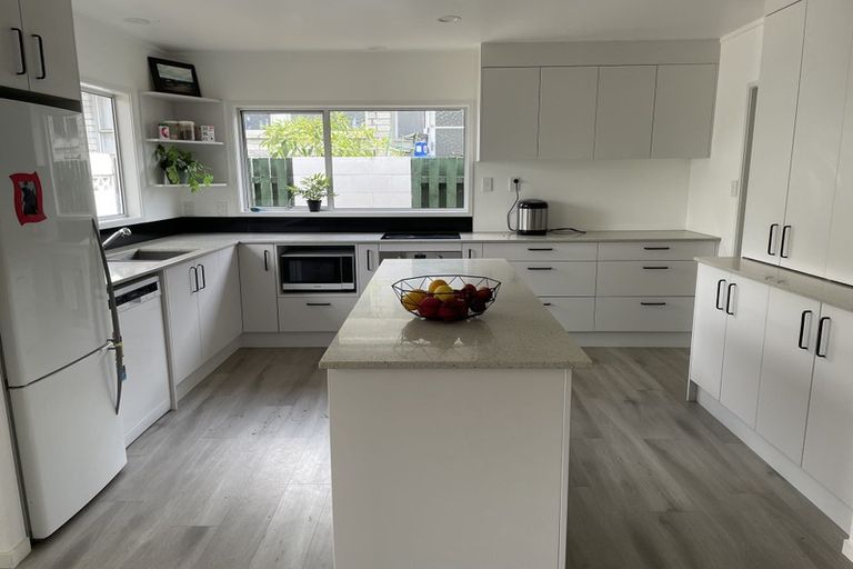 Photo of property in 4 Towra Place, Botany Downs, Auckland, 2010
