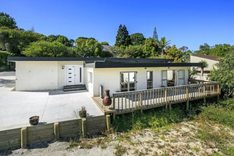 Photo of property in 8 Longwood Place, Forrest Hill, Auckland, 0620