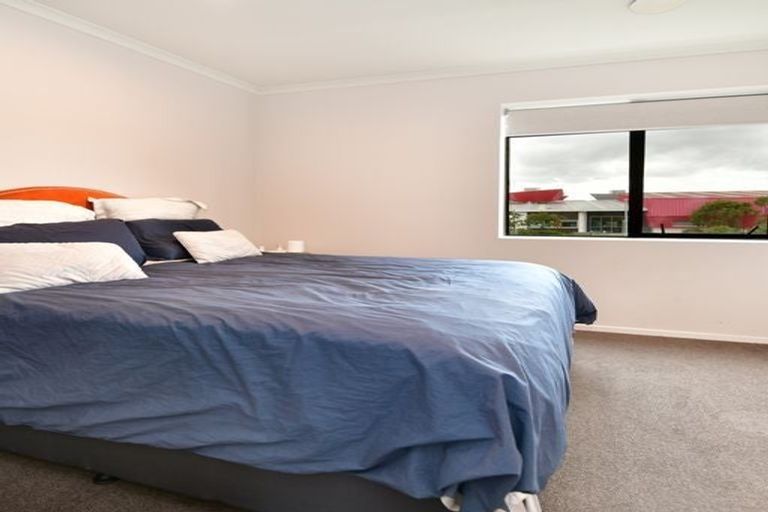 Photo of property in 7/89 Hobsonville Point Road, Hobsonville, Auckland, 0616