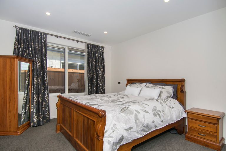 Photo of property in 1 Livingstone Drive, Papamoa Beach, Papamoa, 3118