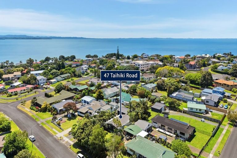 Photo of property in 47 Taihiki Road, Clarks Beach, 2122