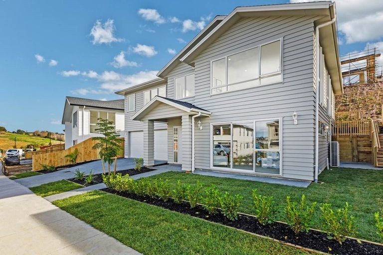 Photo of property in 98 Godfrey Drive, Orewa, 0931