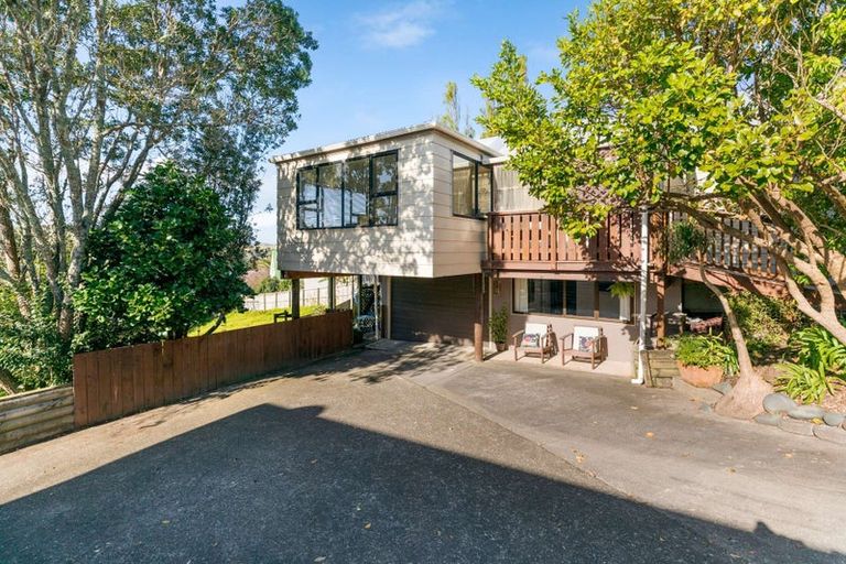 Photo of property in 6 Rautawhiri Road, Helensville, 0800