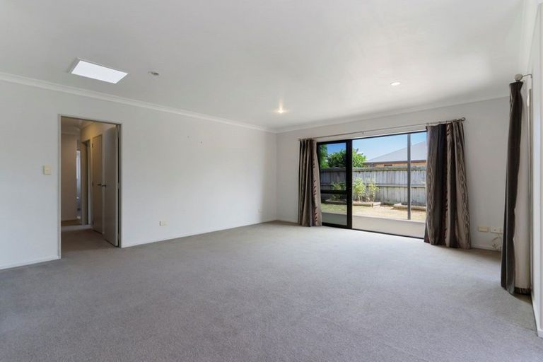Photo of property in 24 Golden Courie Close, Papamoa Beach, Papamoa, 3118